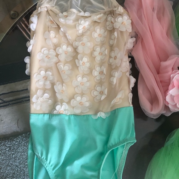 Dance outfits - Picture 3 of 7